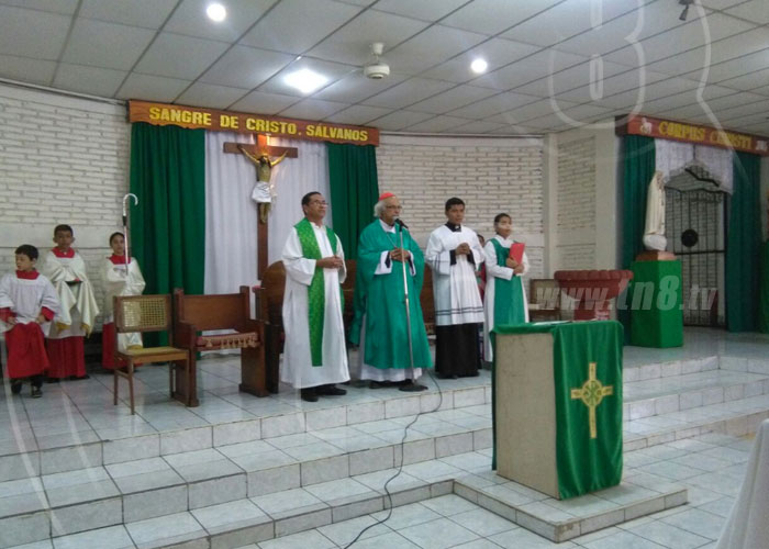 Cardenal Brenes visita Parroquia Santa Rosa en Managua - TN8.tv