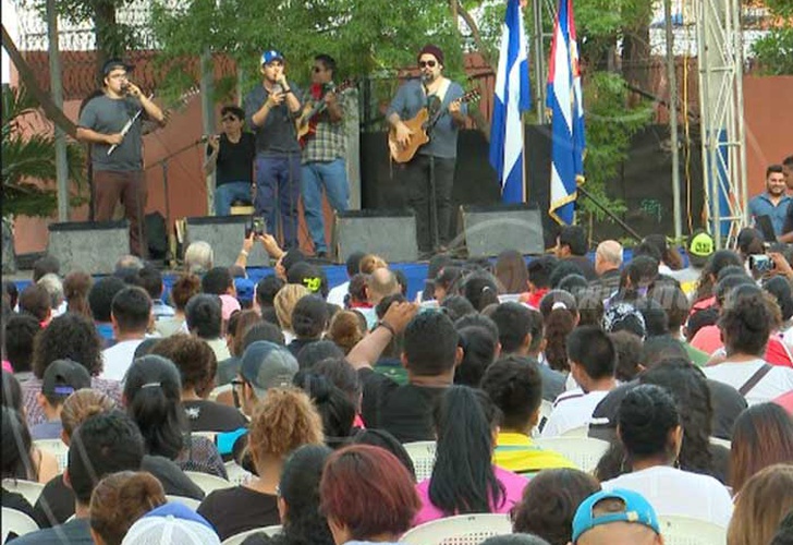   Nicaragua, Performing on Cuban Square, Concert, Cuban Rebellion, Latin American Peoples, 