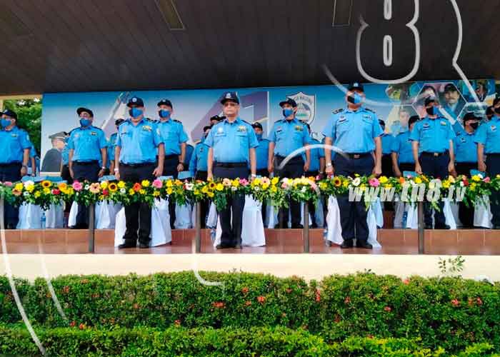 nicaragua, managua, solemne acto en cara del 41 aniversario de la policia nacional, ascensos a policias,
