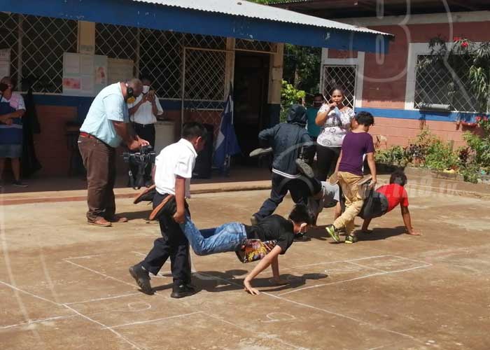 Niños en colegios de Managua recuerdan los juegos ...