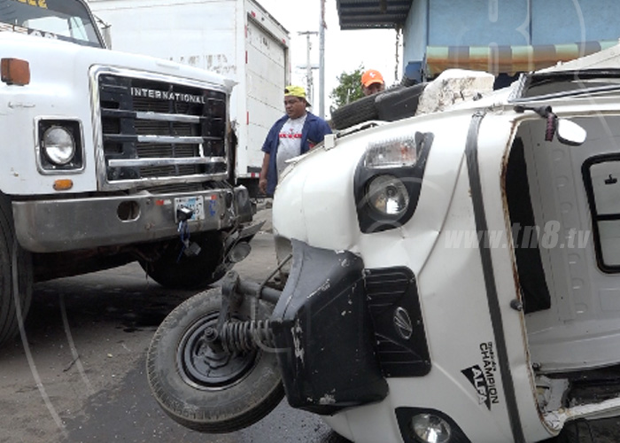 nicaragua, accidente de transito, mercado oriental, camion, caponera,