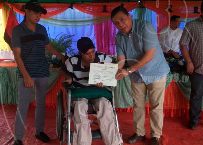 Finqueros de Chontales reciben certificados que garantizan las buenas condiciones de salud en las que se encuentran sus fincas 