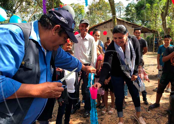 Pobladores de El Coyol, en Jalapa, se benefician del nuevo servicio de agua potable en sus casas