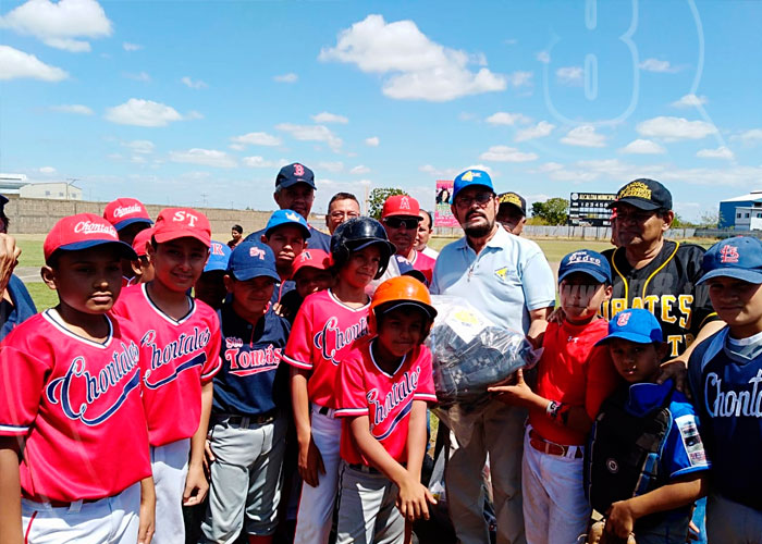 nicaragua, tipitapa, promover, deporte, utiles deportivos, beisbol,