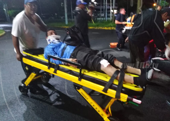 Accidente en Managua deja dos lesionados.