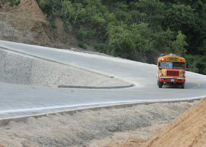 Inauguran tramo carretero en Nueva Segovia.