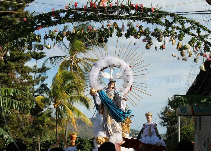 nicaragua, ocotal, cirio, tradicion, virgen de la asuncion, iglesia,