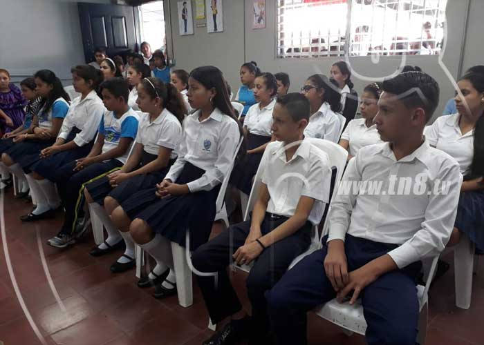Estudiantes de Jinotega reciben aulas virtuales del MINED.