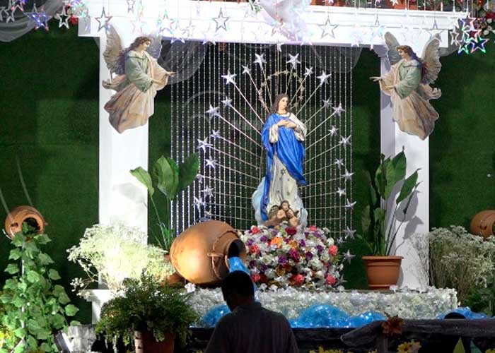 nicaragua, avenida, bolivar, altares, virgen maria,