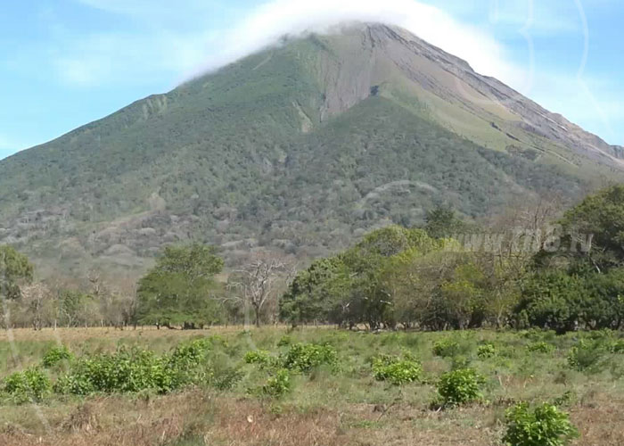 nicaragua, isla de ometepe, turismo, volcan concepcion, verano,