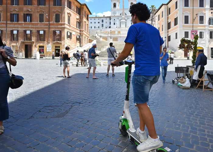 patinetas en Roma