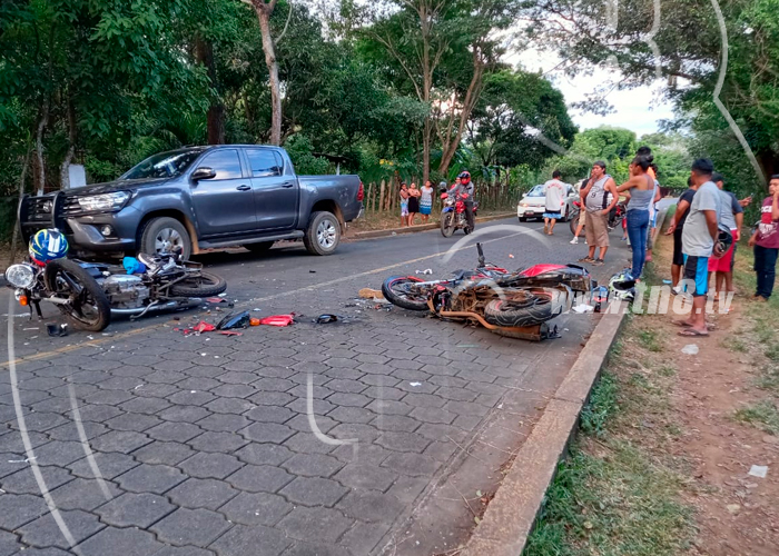 Foto: Masaya: Motociclistas terminan en el hospital tras impactar de frente/ TN8 