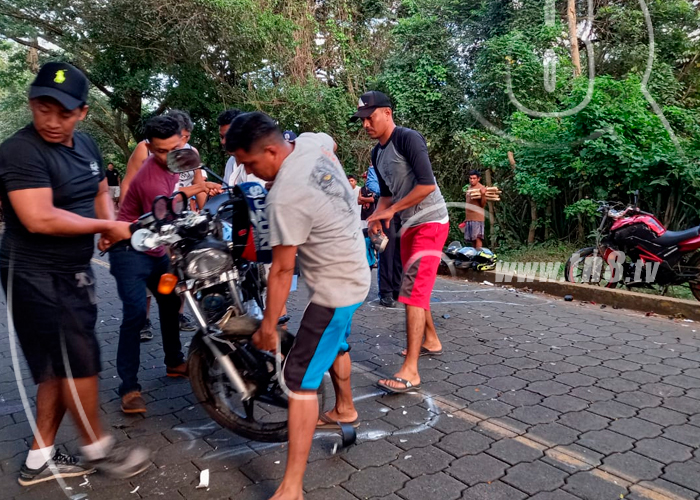 Foto: Masaya: Motociclistas terminan en el hospital tras impactar de frente/ TN8 