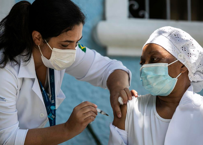 Foto: 2 millones de vacunas contra el COVID-19 son recibidas en Brasil/ AP