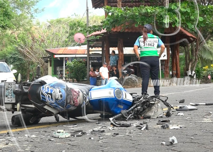 Foto: Fuerte accidente entre motociclista y camioneta/ TN8