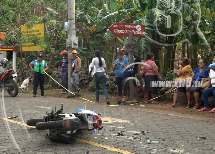 Foto: Fuerte accidente entre motociclista y camioneta/ TN8