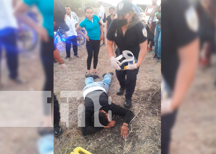 Foto: Encuentran a joven inconsciente a orillas de la carretera de Teustepe / TN8 