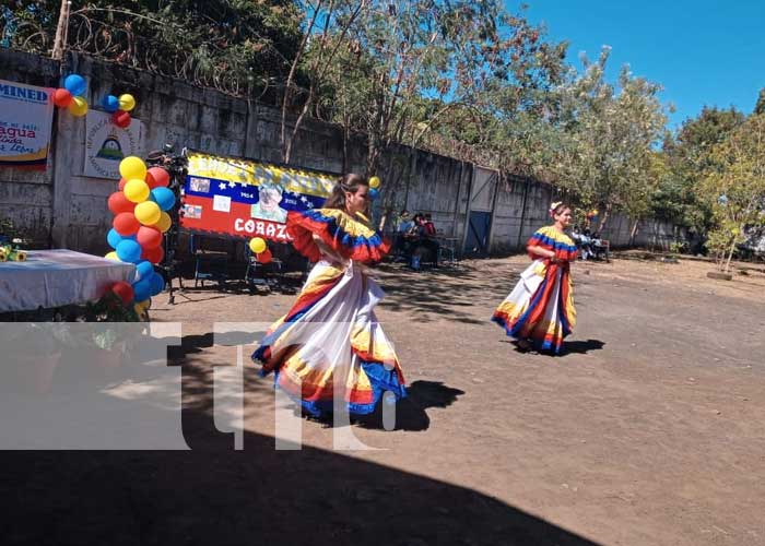 nicaragua, hugo chavez, homenaje, festival artistico, colegio,