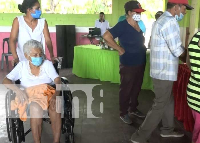 nicaragua, isla de ometepe, ayuda social, 