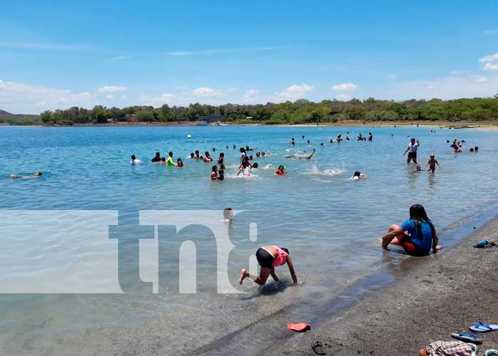 nicaragua, laguna de xiloa, familias, centro turistico, recreacion