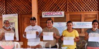 León. nicaragua, MEFCCA, entrega de bonos, productores,