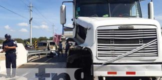 nicaragua, accidente, carretera nueva a leon, furgon, cauce,