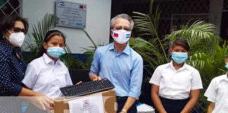 nicaragua, escuela, donacion, computadoras, taiwan,