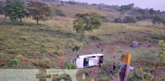 nicaragua, accidente, caribe sur, semovientes, carretera,