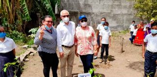 nicaragua, embajador de chile, colegio grabriela mistral, acto, donacion