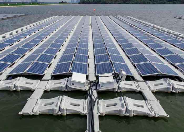 Planta flotante, paneles solares, Singapur 