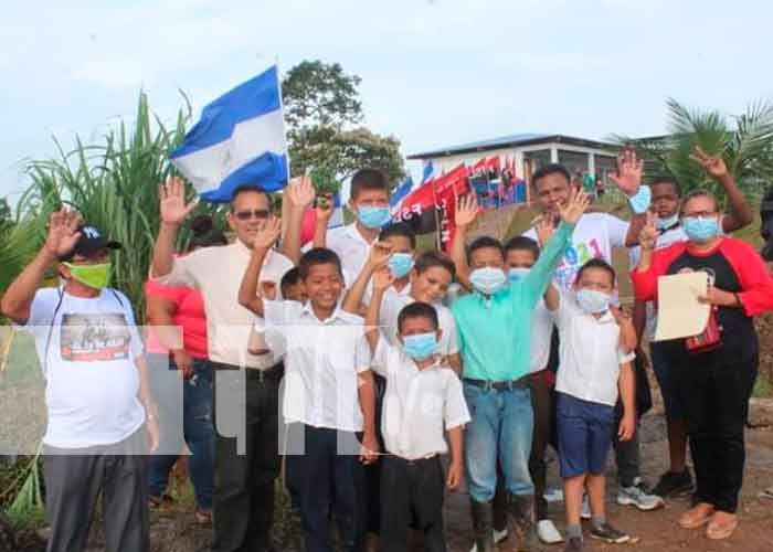 Nicaragua, bluefields, escuela rural, alcaldia, 