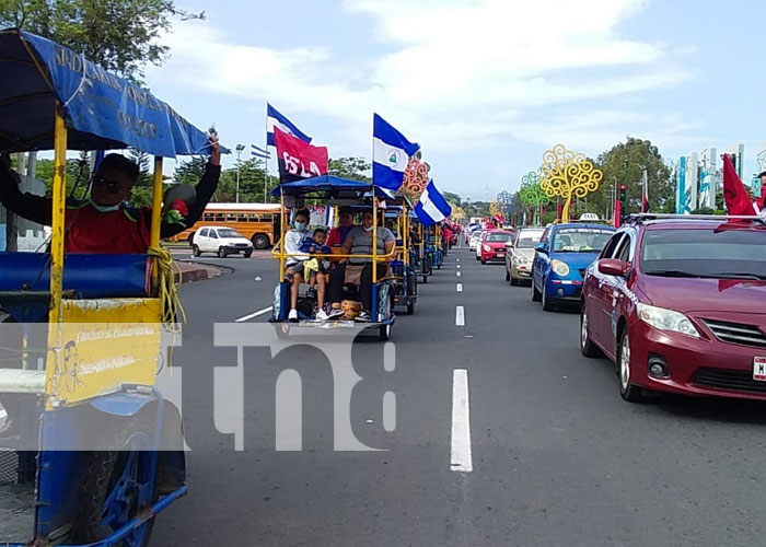Foto: Caponeros, taxistas y motorizados participan en caravana 42/19 /TN8
