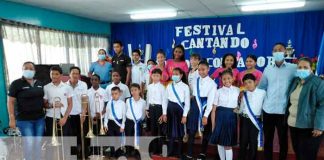 Estudiantes saludan el 42/19 con el "Festival Cantando Juntos con Amor" / FOTO / TN8