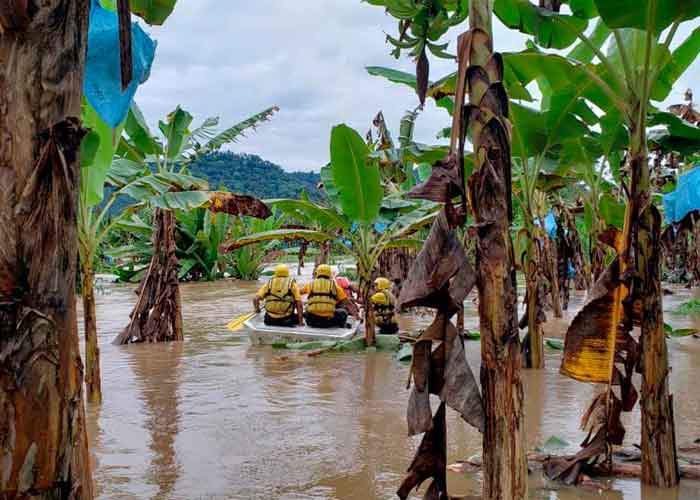 Cruz Roja de Costa Rica en áreas inundadas 