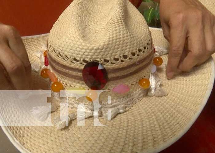 Ejemplos de artesanos y artesanía para feria en Managua