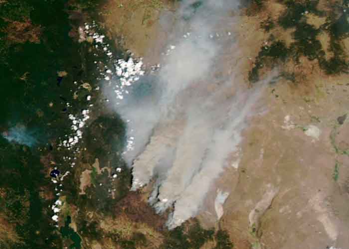 Enorme incendio que genera su propio clima en California
