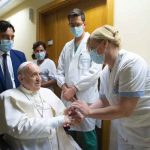Foto: Papa Francisco salió del hospital tras su operación de colon/cortesía
