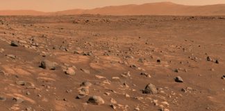 Hallan un extraño objeto que sobresale de una roca de Marte / FOTO / mars.nasa.gov/