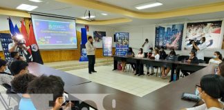 Foto: Jóvenes aprenden como dar buen uso a las redes sociales en Nicaragua / TN8