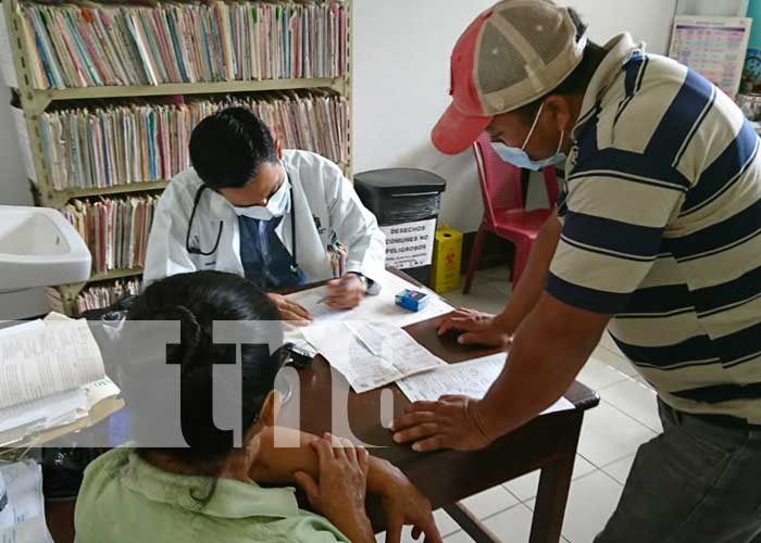 Brigada médica de salud en Río Blanco