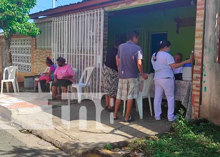 Atención médica a través de la clínica móvil en Managua