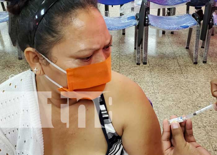 Vacunación contra el COVID-19 en hospitales de Managua