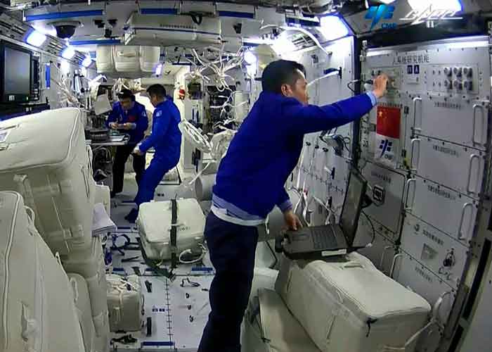 Tres astronautas chinos despegaron a mediados de junio del desierto de Gobi 