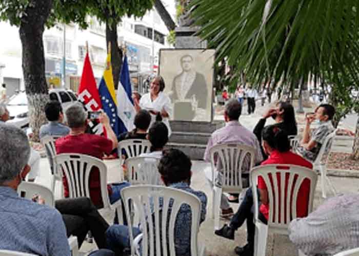 Realizan recital de poesía "Azul Darío" en Venezuela