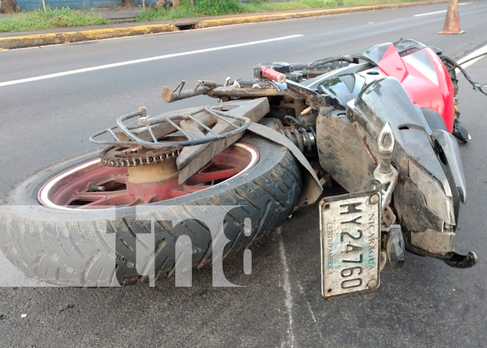 Motociclista se encuentra en estado delicado tras sufrir accidente de tránsito en Managua