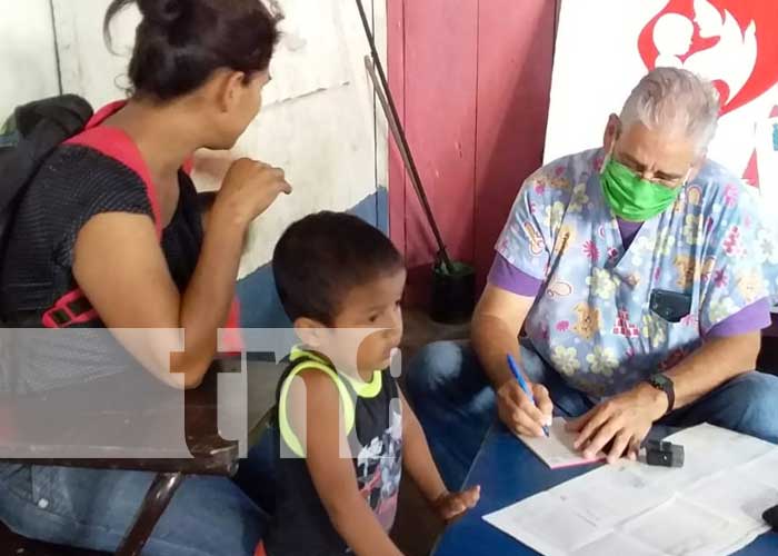 Atención en salud en un barrio de Managua