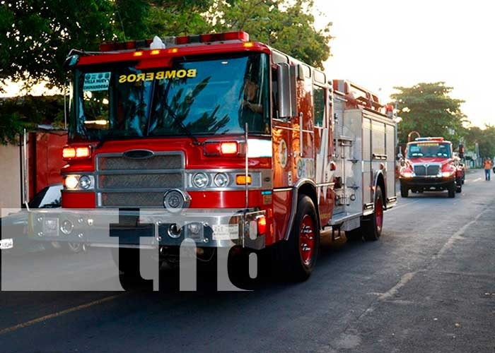 Camiones de bomberos que van hacia estación en Villanueva, Chinandega