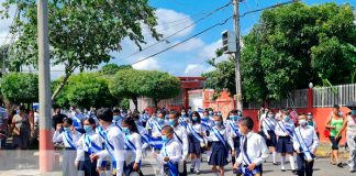 Estudiantes del Colegio Bello Horizonte desfilaron con orgullo patrio