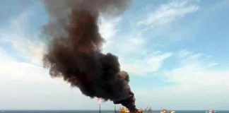 Se eleva a cinco los muertos por incendio en plataforma de Pemex, México