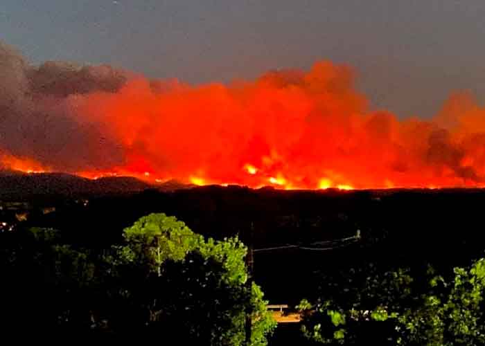 Fuerte incendio forestal debido a las altas temperaturas 